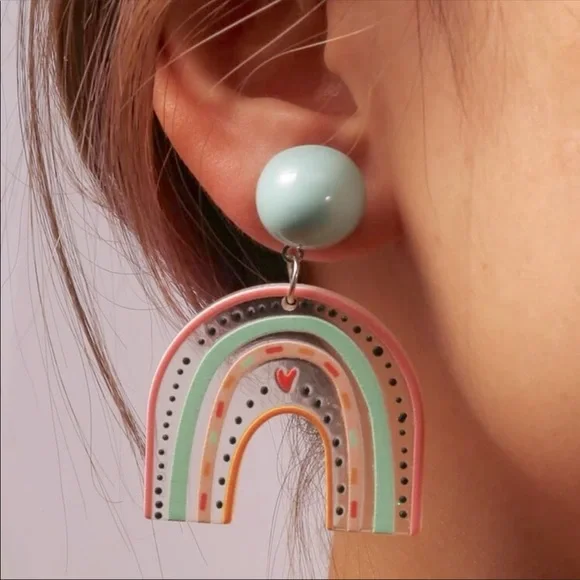 U shaped dangle earrings - Picture 2 of 3